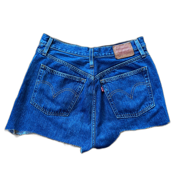 Vintage Levis 501 Blue Denim Cut Off Raw Hem Summer Shorts  Women's Size 28 - Picture 7 of 10
